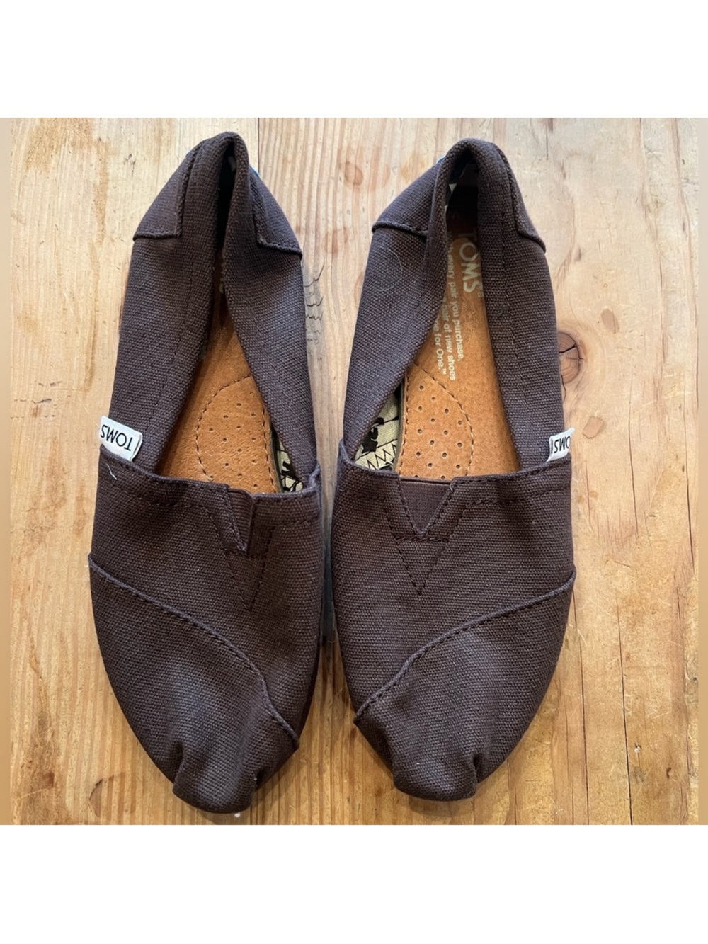 Toms classic women’s chocolate Brown Canvas Slip-On Moccasins alpargata size 6W